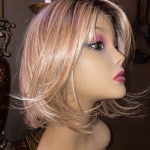 Raquel Welch lace front high quality synthetic Multi-Tone Blonde Wig